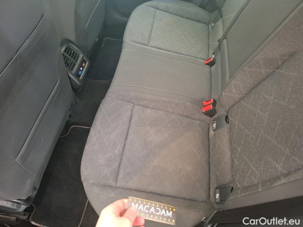  Volkswagen  Golf  VOLKSWAGEN / 2020 / 5P / Berline 2.0 TDI SCR 150 DSG7 Life Busi 1st #18