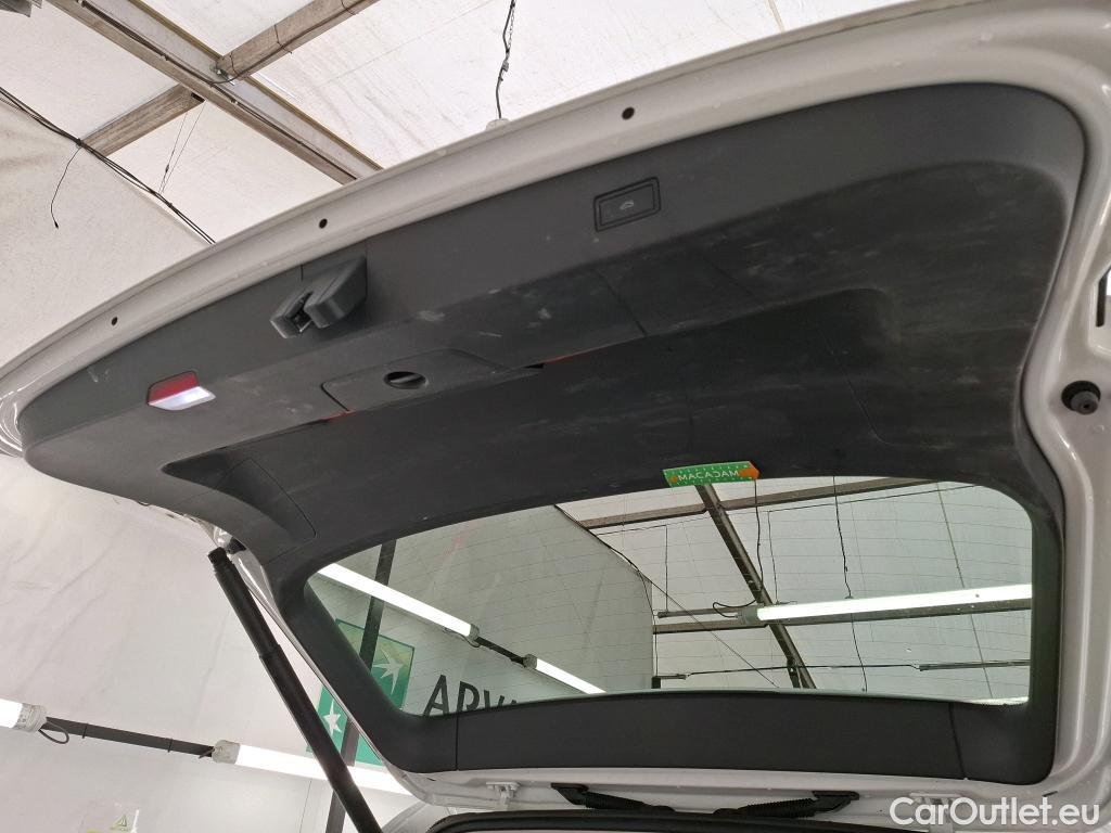  Volkswagen  Tiguan VOLKSWAGEN  Allspace / 2021 / 5P / SUV 2.0 TDI 150 DSG7 LIFE PLUS #16