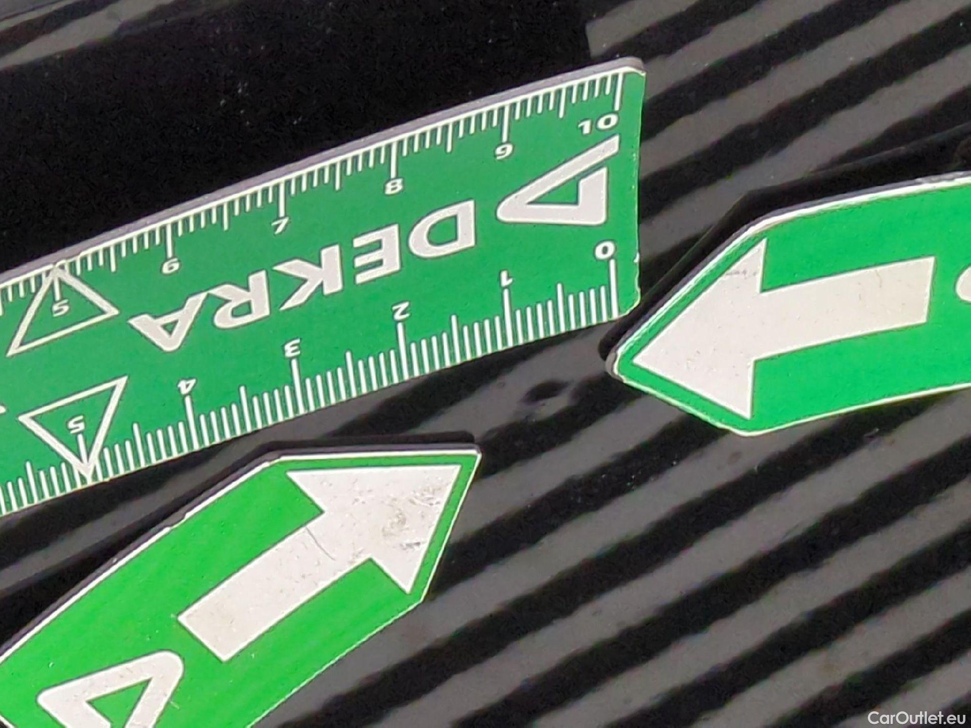  Volkswagen  Tiguan VOLKSWAGEN  / 2020 / 5P / SUV 2.0 TDI 150 DSG7 LIFE PLUS #19