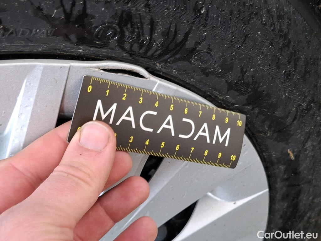  Toyota  Yaris TOYOTA  Hybride  2019  5P  Berline Hybride 116h Dynamic Business Beyond Zer #4