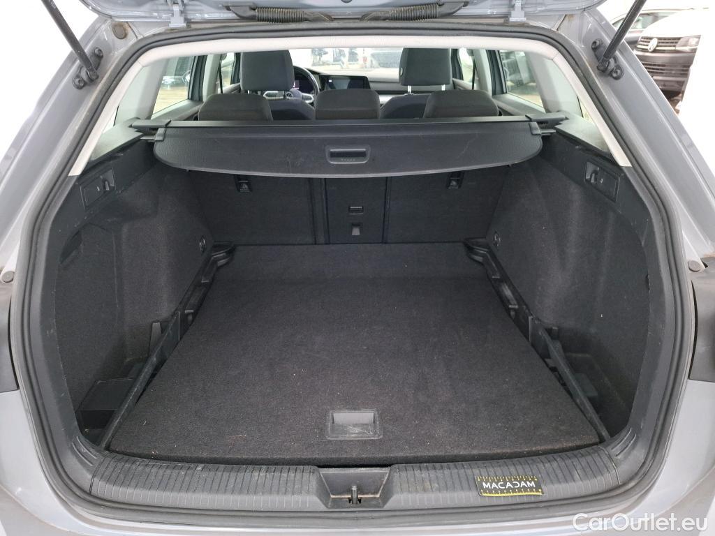  Volkswagen  Golf  VOLKSWAGEN SW / 2020 / 5P / Break 2.0 TDI SCR 115 DSG7 Life Business #4