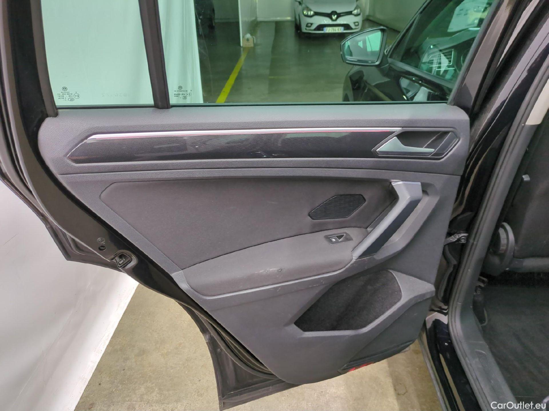  Volkswagen  Tiguan VOLKSWAGEN  / 2020 / 5P / SUV 2.0 TDI 150 DSG7 LIFE PLUS #4