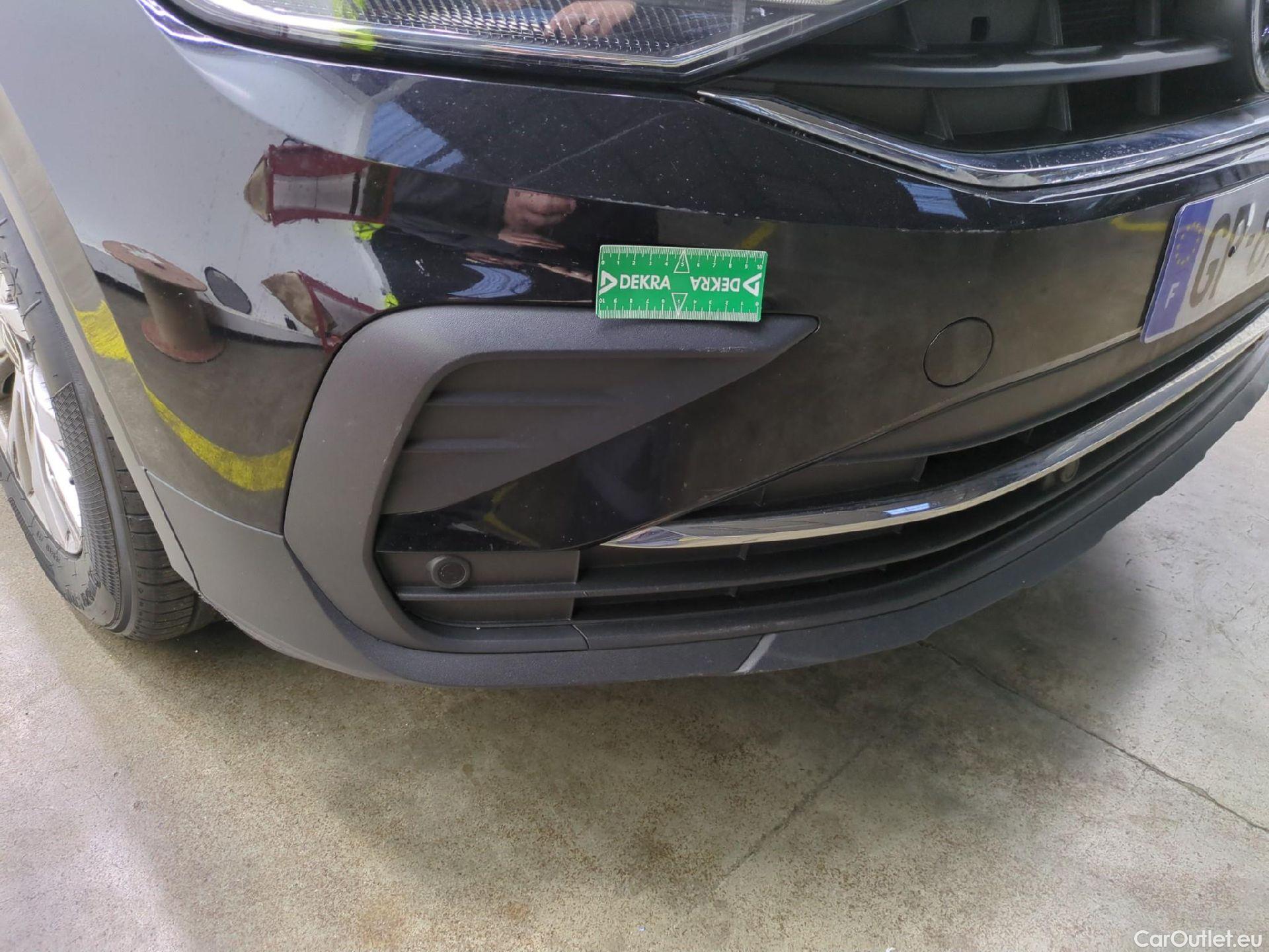  Volkswagen  Tiguan VOLKSWAGEN  / 2020 / 5P / SUV 2.0 TDI 150 DSG7 LIFE PLUS #48