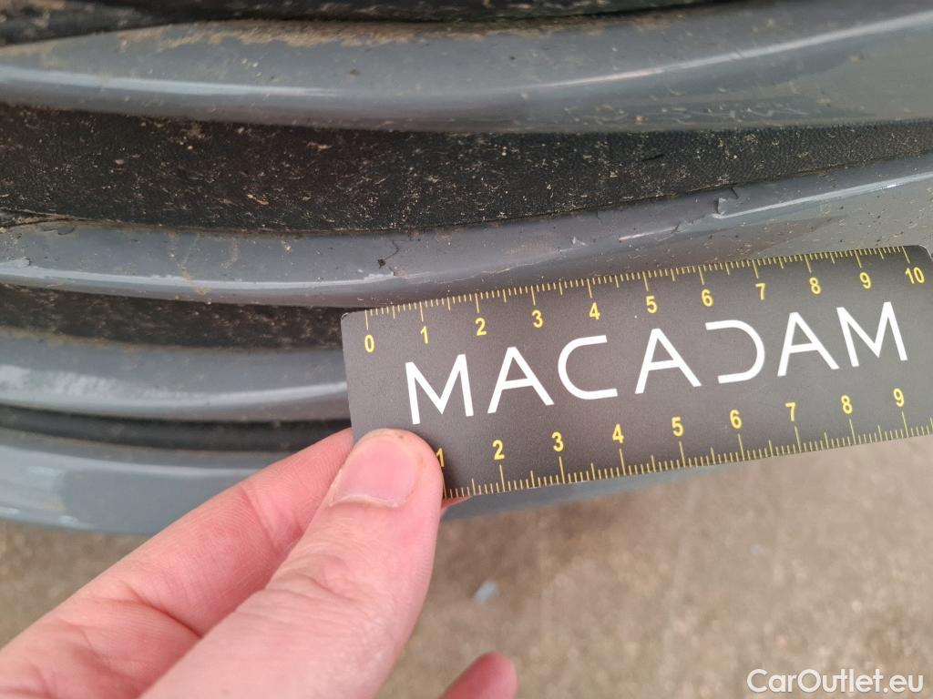  Volkswagen  Golf  VOLKSWAGEN / 2020 / 5P / Berline 2.0 TDI SCR 150 DSG7 Life Busi 1st #20