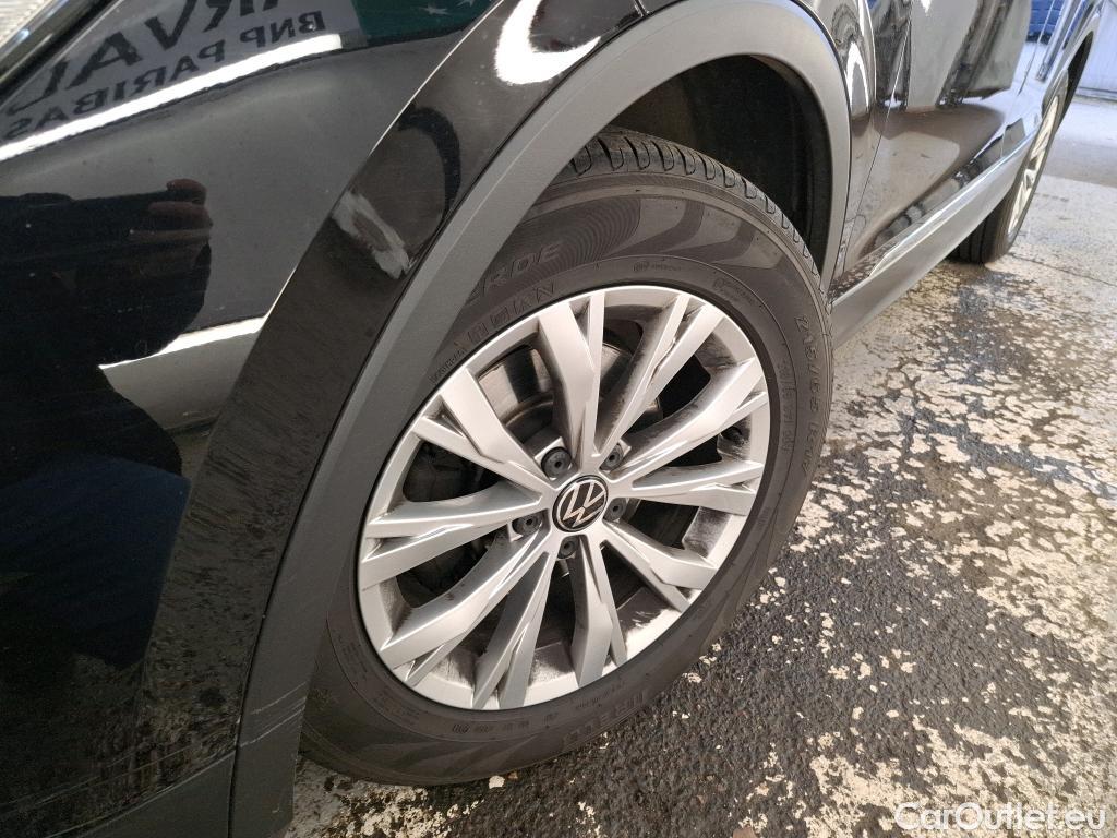  Volkswagen  Tiguan VOLKSWAGEN  / 2020 / 5P / SUV 2.0 TDI 150 DSG7 Life Business #32