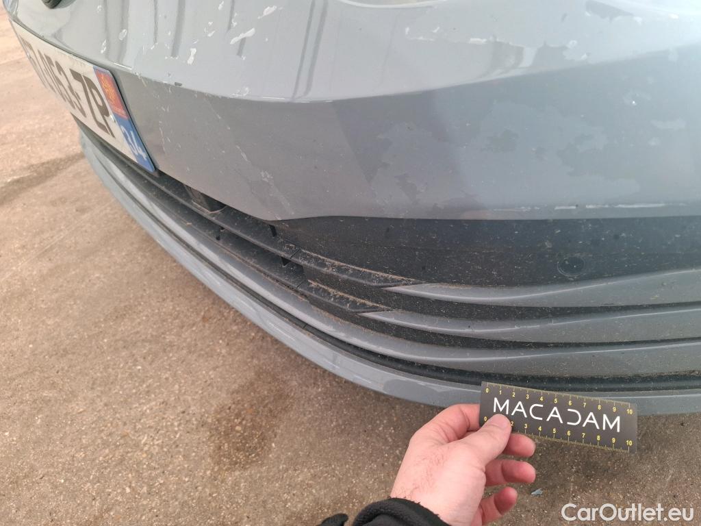  Volkswagen  Golf  VOLKSWAGEN / 2020 / 5P / Berline 2.0 TDI SCR 150 DSG7 Life Busi 1st #19