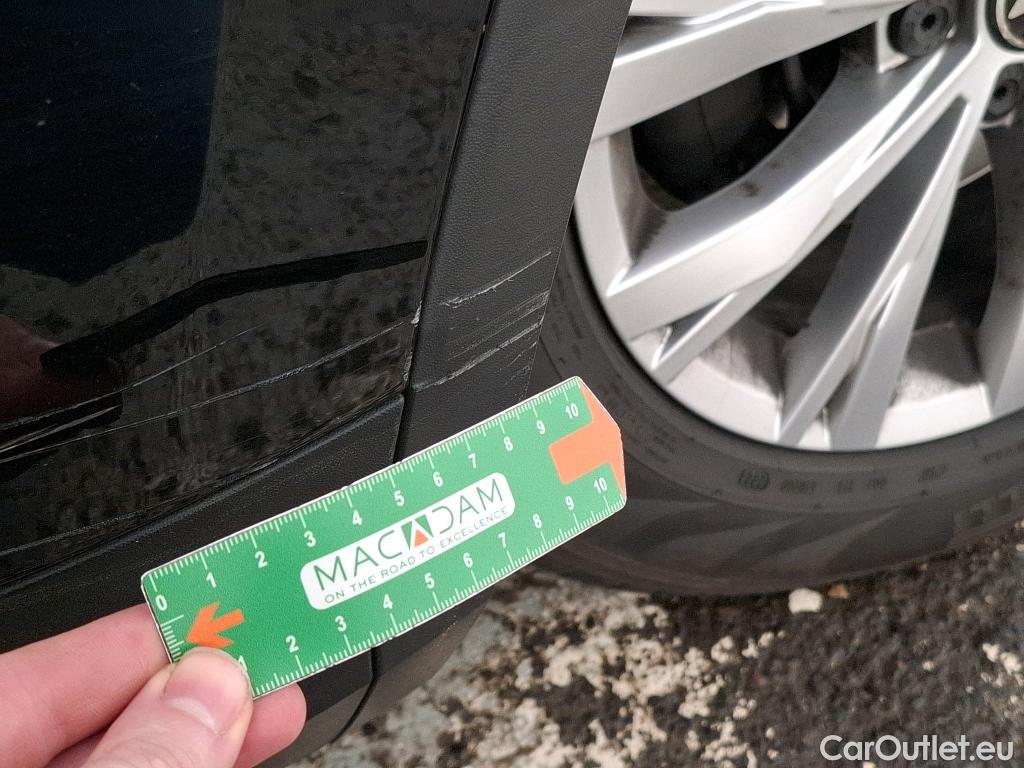  Volkswagen  Tiguan VOLKSWAGEN  / 2020 / 5P / SUV 2.0 TDI 150 DSG7 Life Business #33