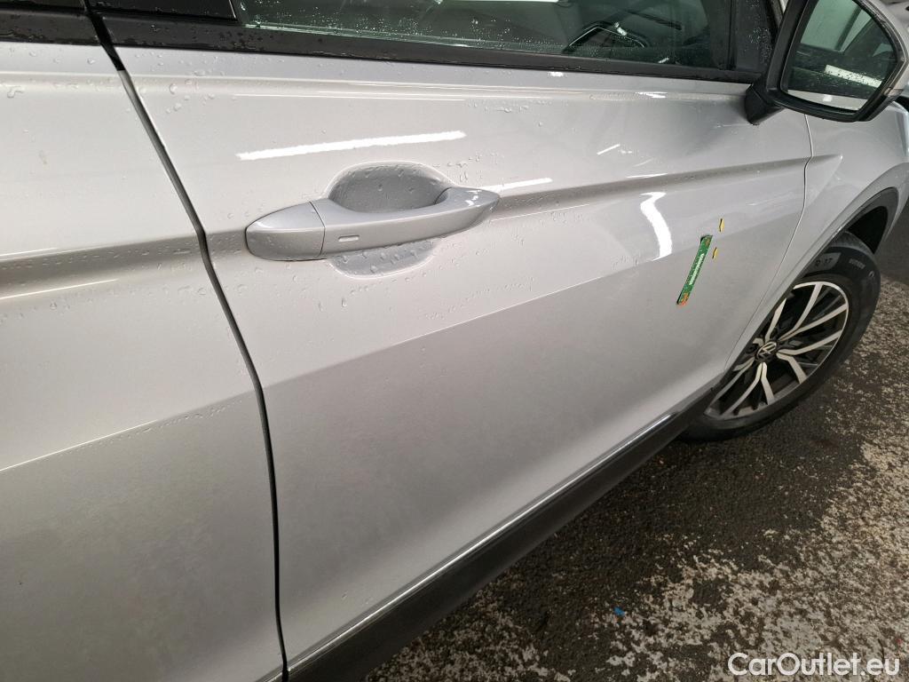  Volkswagen  Tiguan VOLKSWAGEN  / 2020 / 5P / SUV 2.0 TDI 150 DSG7 Life Business #26