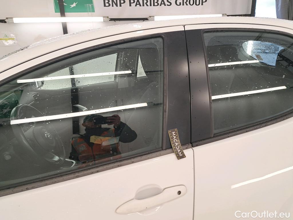  Toyota  Yaris TOYOTA  Hybride / 2019 / 5P / Berline Hybride 116h France Business Stage Acad #19