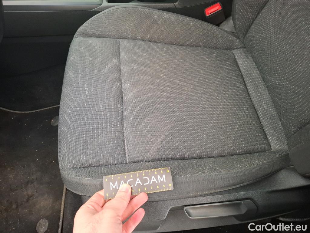  Volkswagen  Golf  VOLKSWAGEN / 2020 / 5P / Berline 2.0 TDI SCR 150 DSG7 Life Busi 1st #17