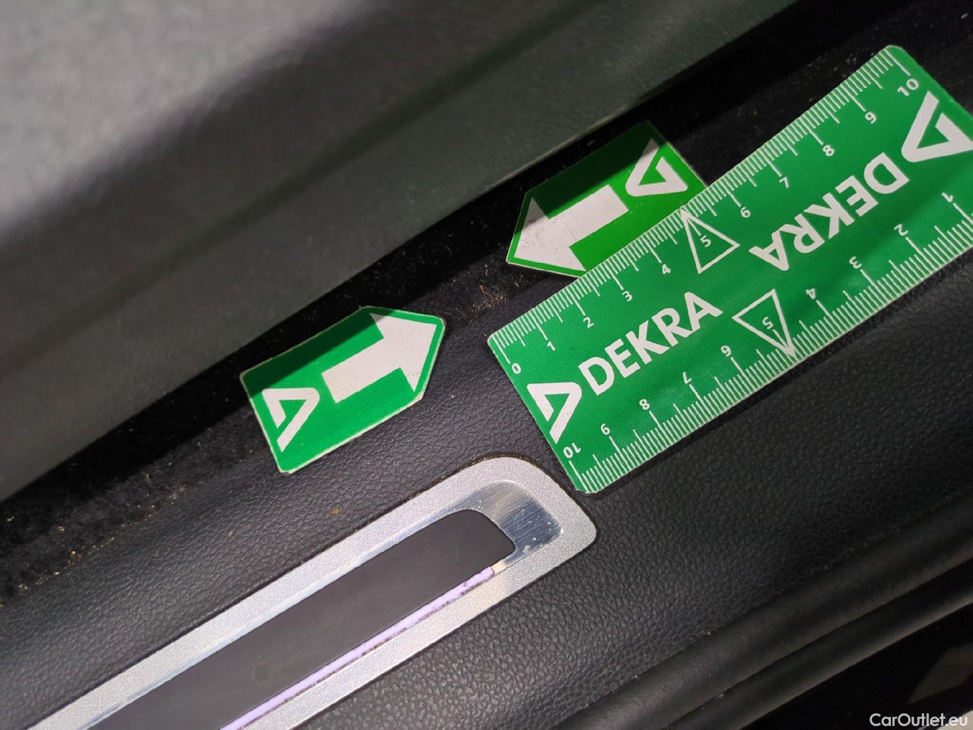  Volkswagen  Tiguan VOLKSWAGEN  / 2020 / 5P / SUV 2.0 TDI 150 DSG7 LIFE PLUS #8