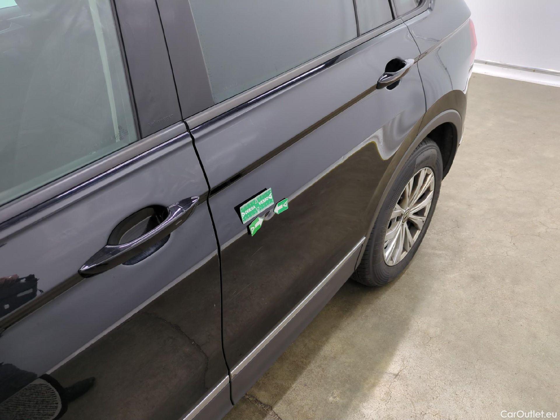  Volkswagen  Tiguan VOLKSWAGEN  / 2020 / 5P / SUV 2.0 TDI 150 DSG7 LIFE PLUS #43