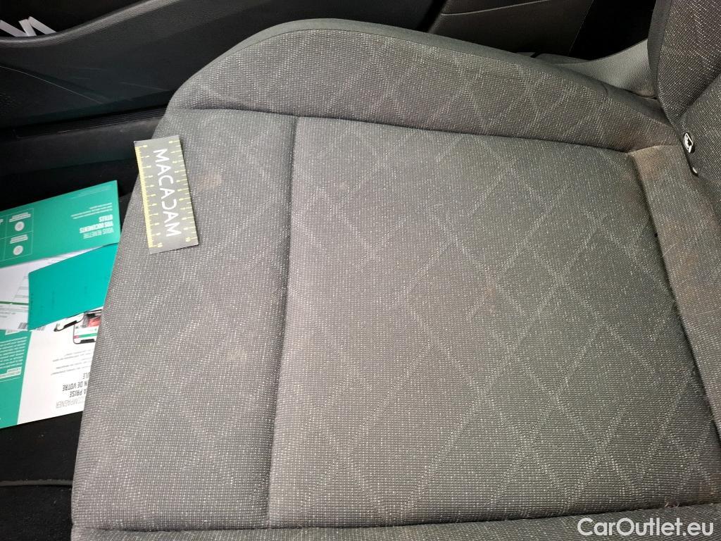  Volkswagen  Golf  VOLKSWAGEN SW / 2020 / 5P / Break 2.0 TDI SCR 115 DSG7 Life Business #21