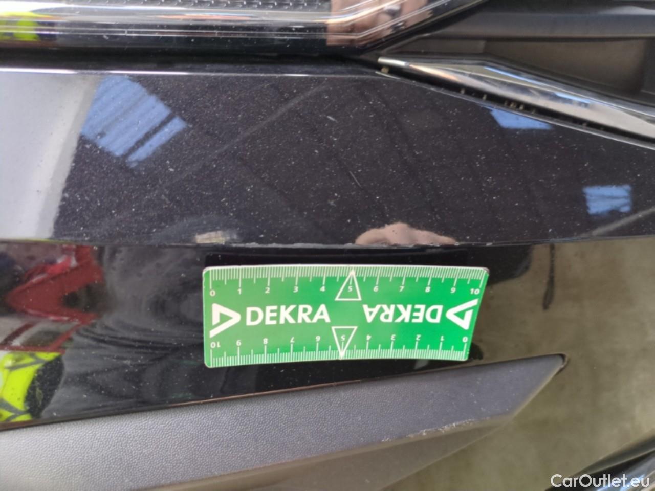  Volkswagen  Tiguan VOLKSWAGEN  / 2020 / 5P / SUV 2.0 TDI 150 DSG7 LIFE PLUS #32