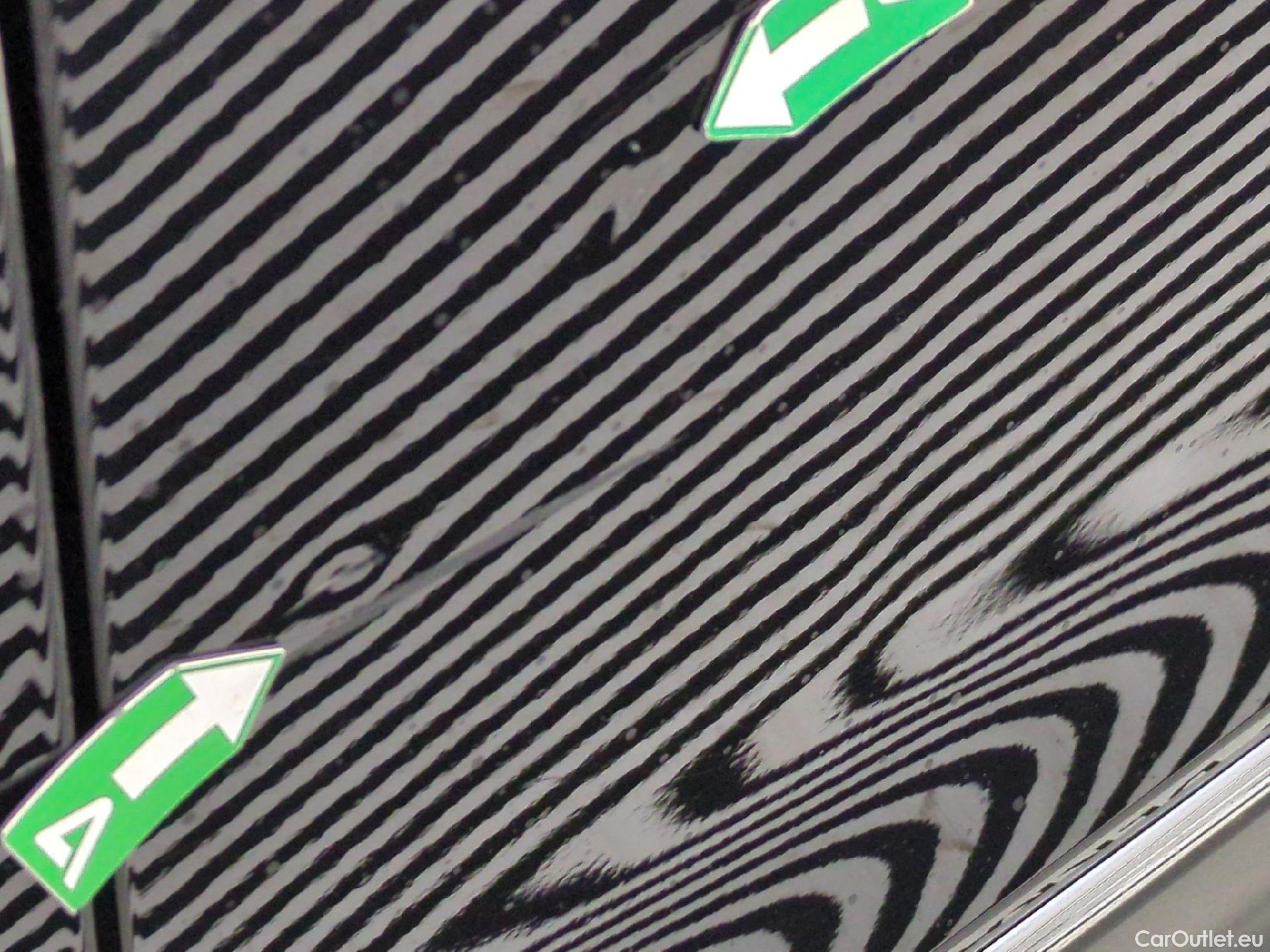  Volkswagen  Tiguan VOLKSWAGEN  / 2020 / 5P / SUV 2.0 TDI 150 DSG7 LIFE PLUS #46