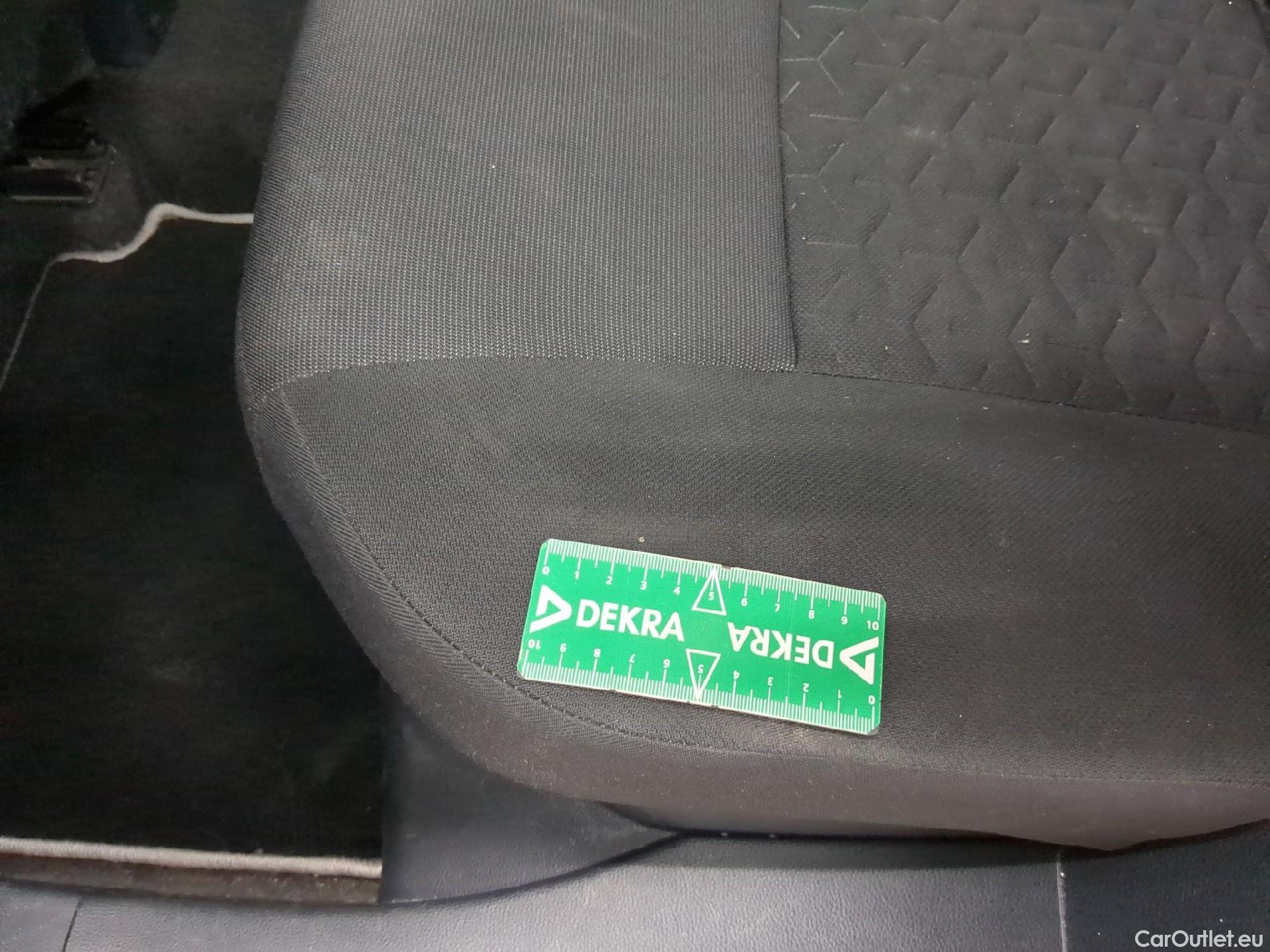  Toyota  Corolla TOYOTA  / 2018 / 5P / Berline Hybride 122h Dynamic Business #1