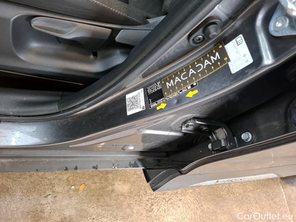  Toyota  Yaris Cross TOYOTA  Hybride / 2021 / 5P / SUV 1.5 HYBRID 116H DESIGN AUTO #1