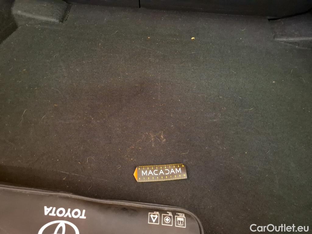  Toyota  C-HR TOYOTA  / 2016 / 5P / SUV 1.8 Hybride 122 Dynamic Business Stage A #9