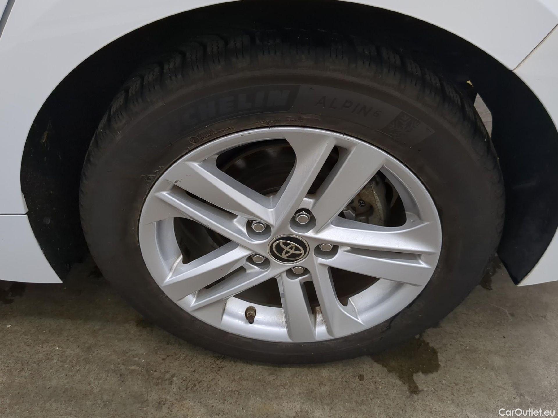  Toyota  Corolla TOYOTA  / 2018 / 5P / Berline Hybride 122h Dynamic Business #5