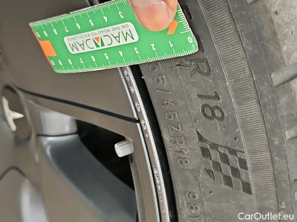  Tesla  Model 3 TESLA  / 2018 / 4P / Berline Autonomie Standard Plus RWD #2