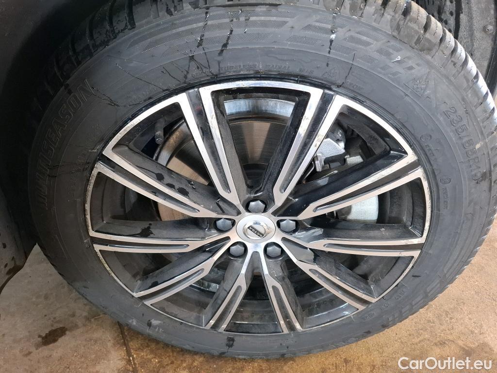  Volvo  XC60 VOLVO  / 2017 / 5P / SUV T8 Twin Engine 390 GT 8 Inscription Luxe #2