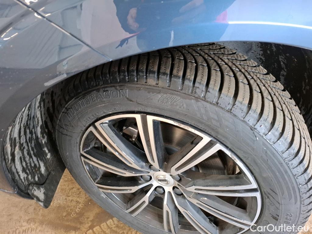  Volvo  XC60 VOLVO  / 2017 / 5P / SUV T8 Twin Engine 390 GT 8 Inscription Luxe #15