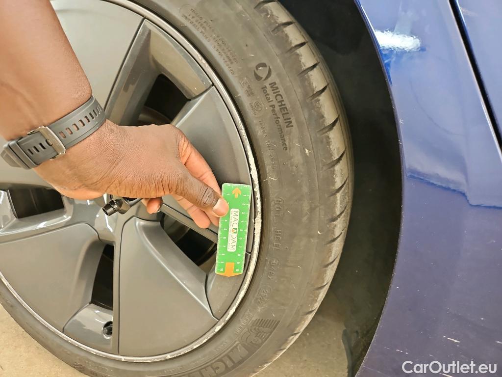  Tesla  Model 3 TESLA  / 2018 / 4P / Berline Autonomie Standard Plus RWD #11