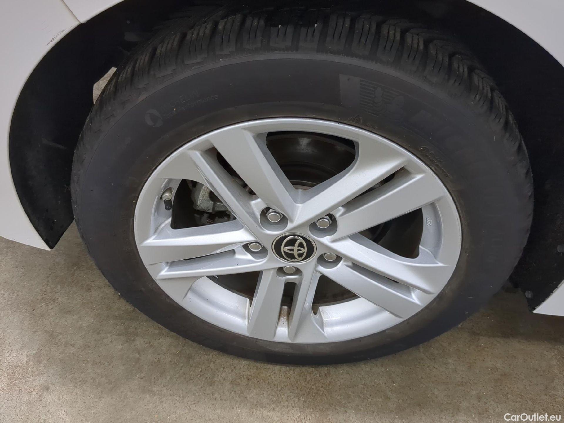  Toyota  Corolla TOYOTA  / 2018 / 5P / Berline Hybride 122h Dynamic Business #6