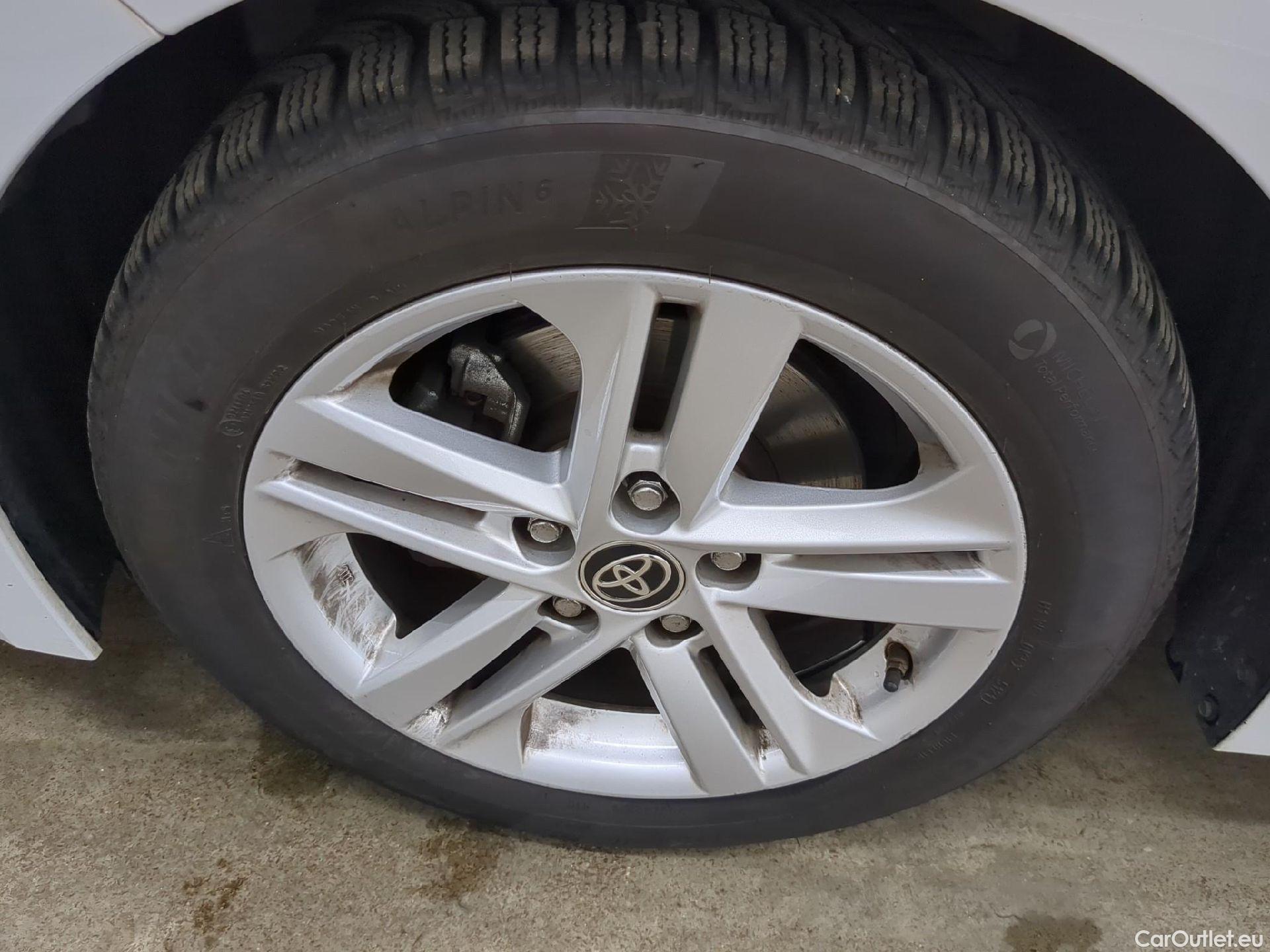  Toyota  Corolla TOYOTA  / 2018 / 5P / Berline Hybride 122h Dynamic Business #4