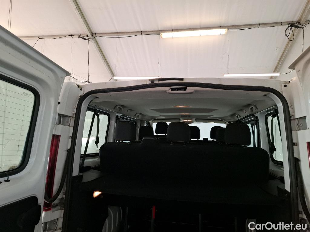  Renault  Trafic RENAULT  4p Combi Zen L1 Energy dCi 125 8 places #32