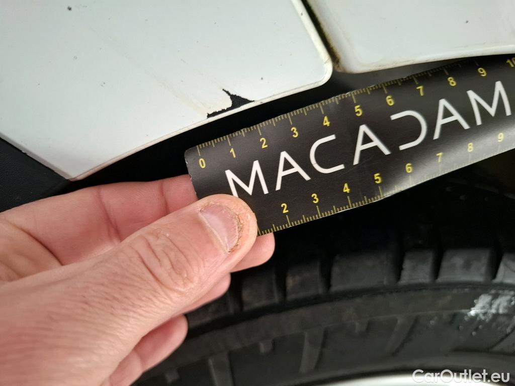  Renault  Trafic RENAULT  4p Combi Zen L1 Energy dCi 125 8 places #37