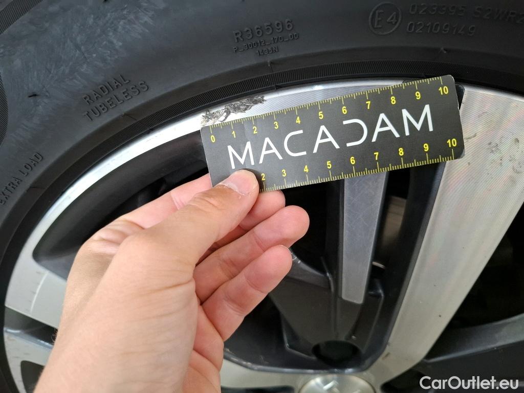  Peugeot  3008  Allure Pack 1.5 HDi 130CV BVA8 E6d #28