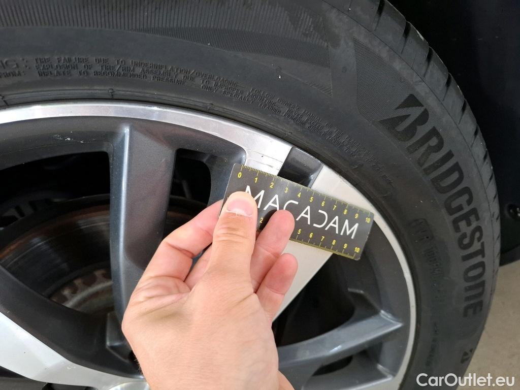  Peugeot  3008  Allure Pack 1.5 HDi 130CV BVA8 E6d #24