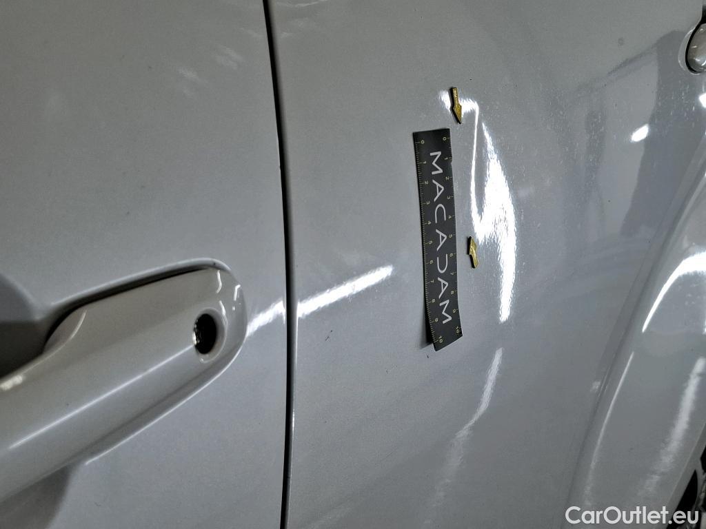  Toyota  Yaris TOYOTA  Hybride / 2019 / 5P / Berline Hybride 116h Collection #2