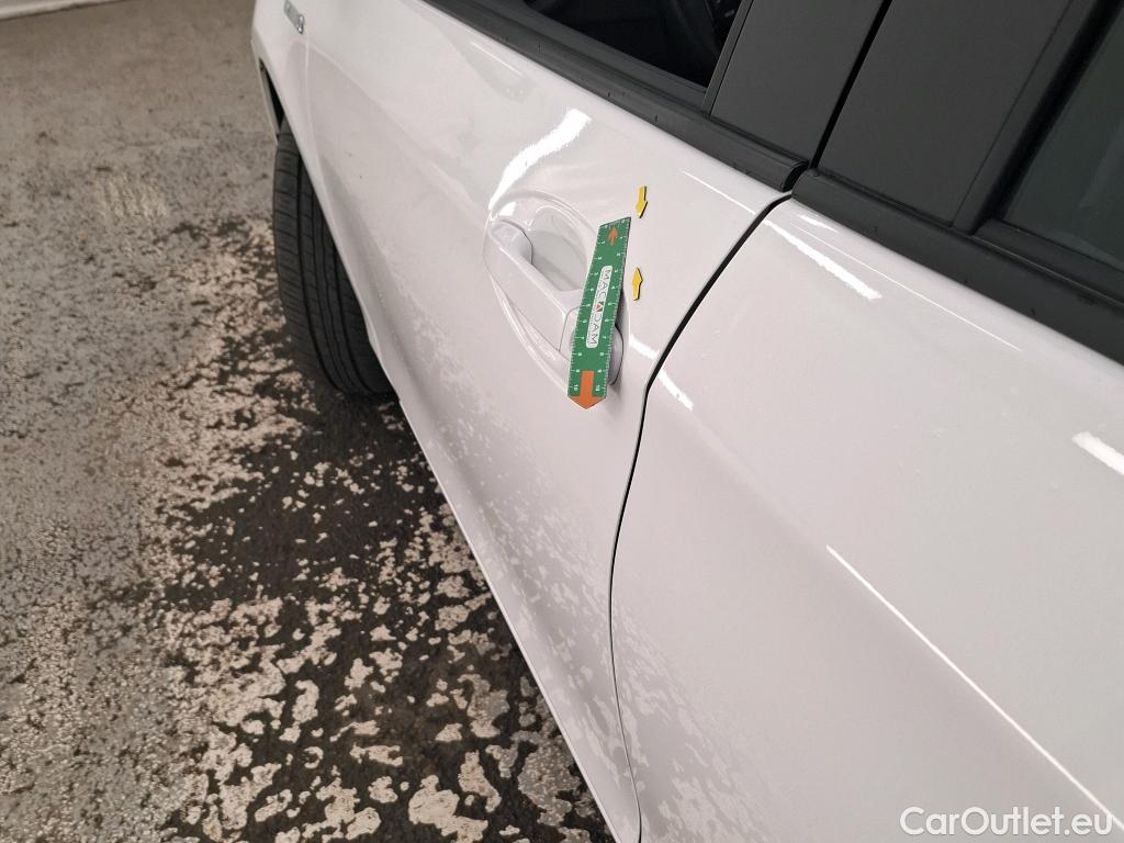  Toyota  Yaris TOYOTA  Hybride / 2017 / 5P / Berline 1.5 VVT-I HYBRID France Business #1