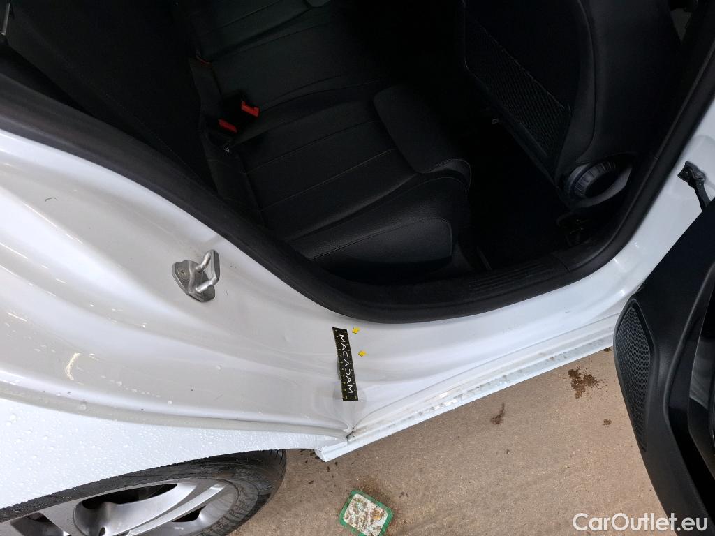  Mercedes  A-Klasse MERCEDES-BENZ Classe A Berline / 2018 / 4P / Berline A 180 d Business Line 7G-DCT #14