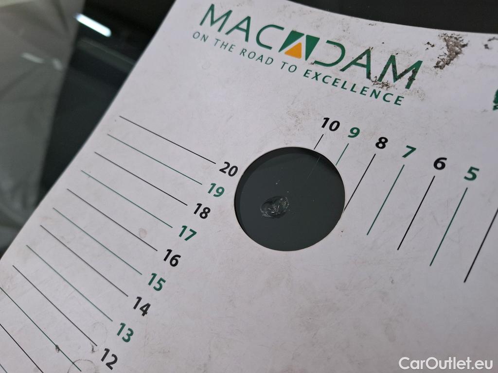  Mercedes  G-Klasee MERCEDES-BENZ GLC / 2019 / 5P / SUV 2.0 GLC 300 E BUSINESS LINE 4MATIC #2