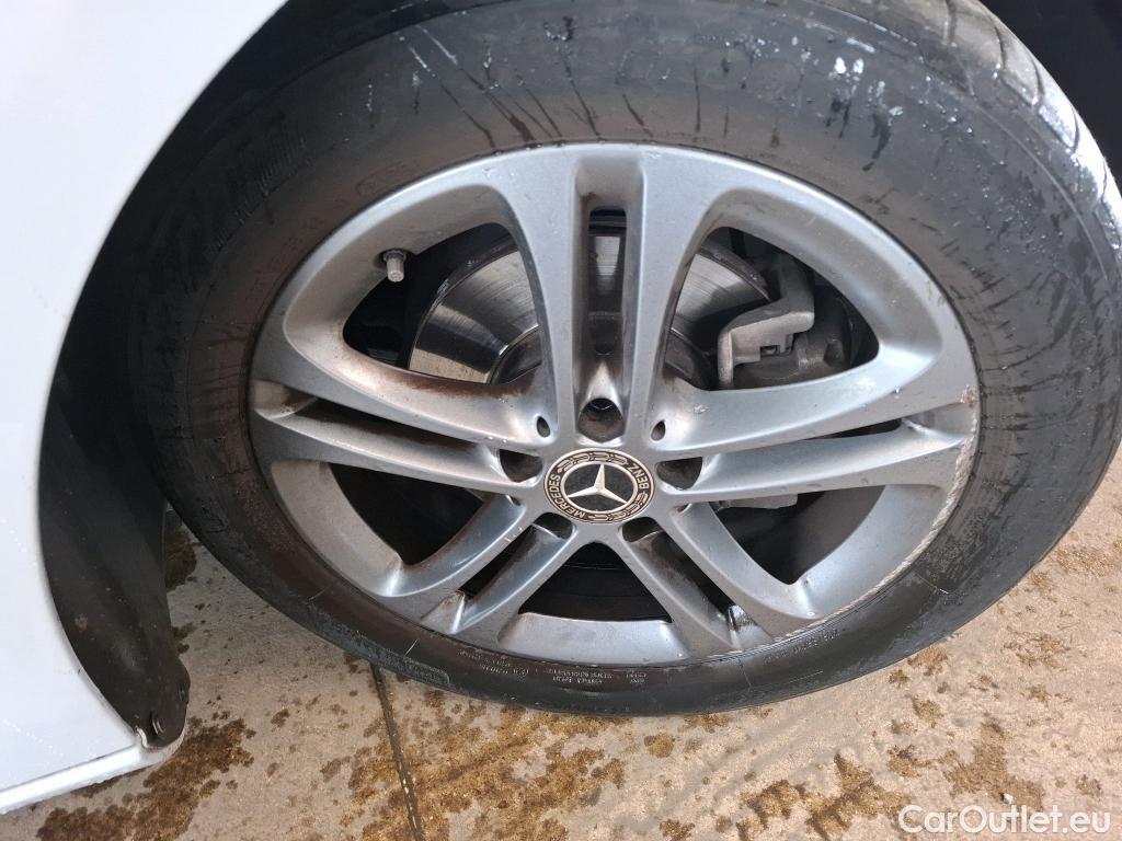  Mercedes  A-Klasse MERCEDES-BENZ Classe A Berline / 2018 / 4P / Berline A 180 d Business Line 7G-DCT #9