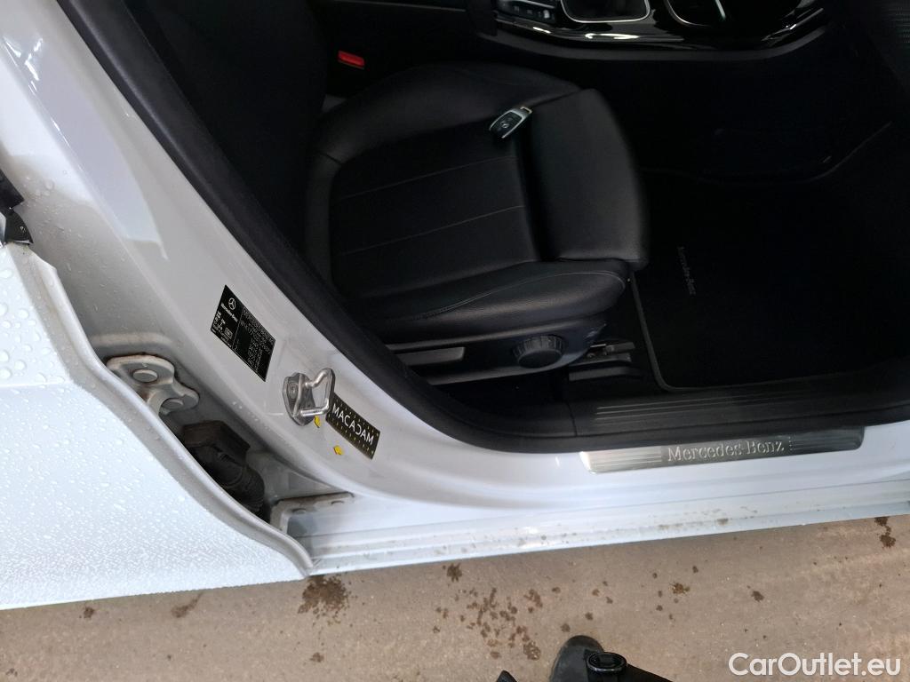  Mercedes  A-Klasse MERCEDES-BENZ Classe A Berline / 2018 / 4P / Berline A 180 d Business Line 7G-DCT #17