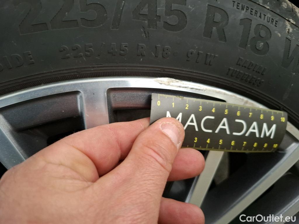  Mercedes  CLA-Klasse MERCEDES-BENZ CLA Coupe  2019  4P  Coupé CLA 180 d Business Line BA8 #8