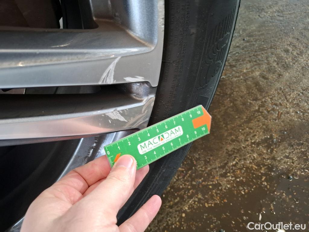  Mercedes  G-Klasee MERCEDES-BENZ GLC / 2019 / 5P / SUV 2.0 GLC 300 E BUSINESS LINE 4MATIC #19