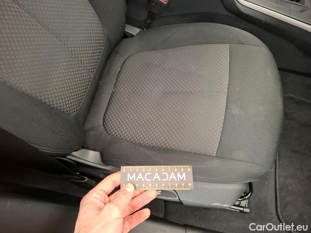  Bmw  Serie 1 BMW Série 1 / 2019 / 5P / Berline 116i Business Design #24