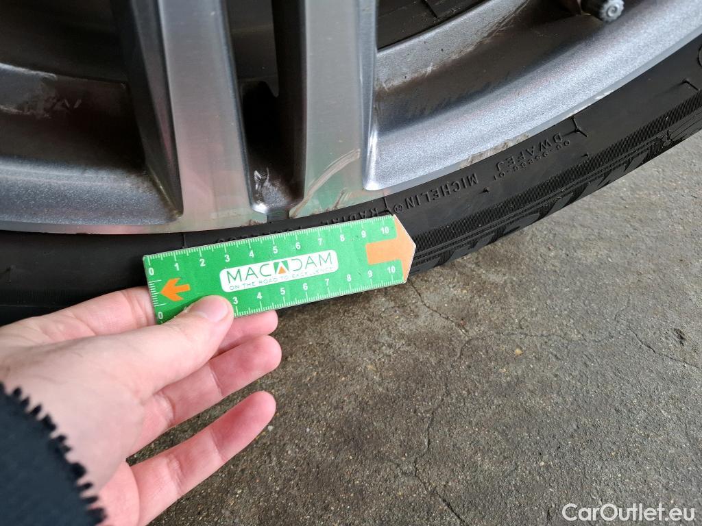  Mercedes  G-Klasee MERCEDES-BENZ GLC / 2019 / 5P / SUV 2.0 GLC 300 E BUSINESS LINE 4MATIC #27