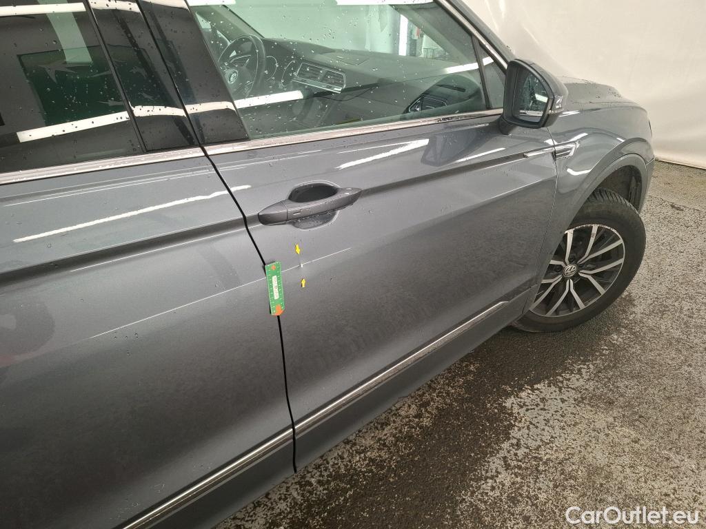  Volkswagen  Tiguan VOLKSWAGEN  Allspace / 2017 / 5P / SUV 2.0 TDI 150 DSG7 Confortline Business #21