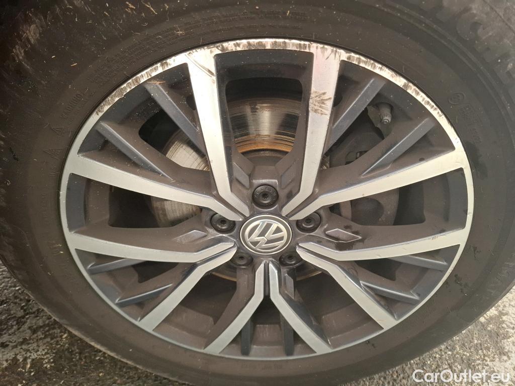  Volkswagen  Tiguan VOLKSWAGEN  Allspace / 2017 / 5P / SUV 2.0 TDI 150 DSG7 Confortline Business #33