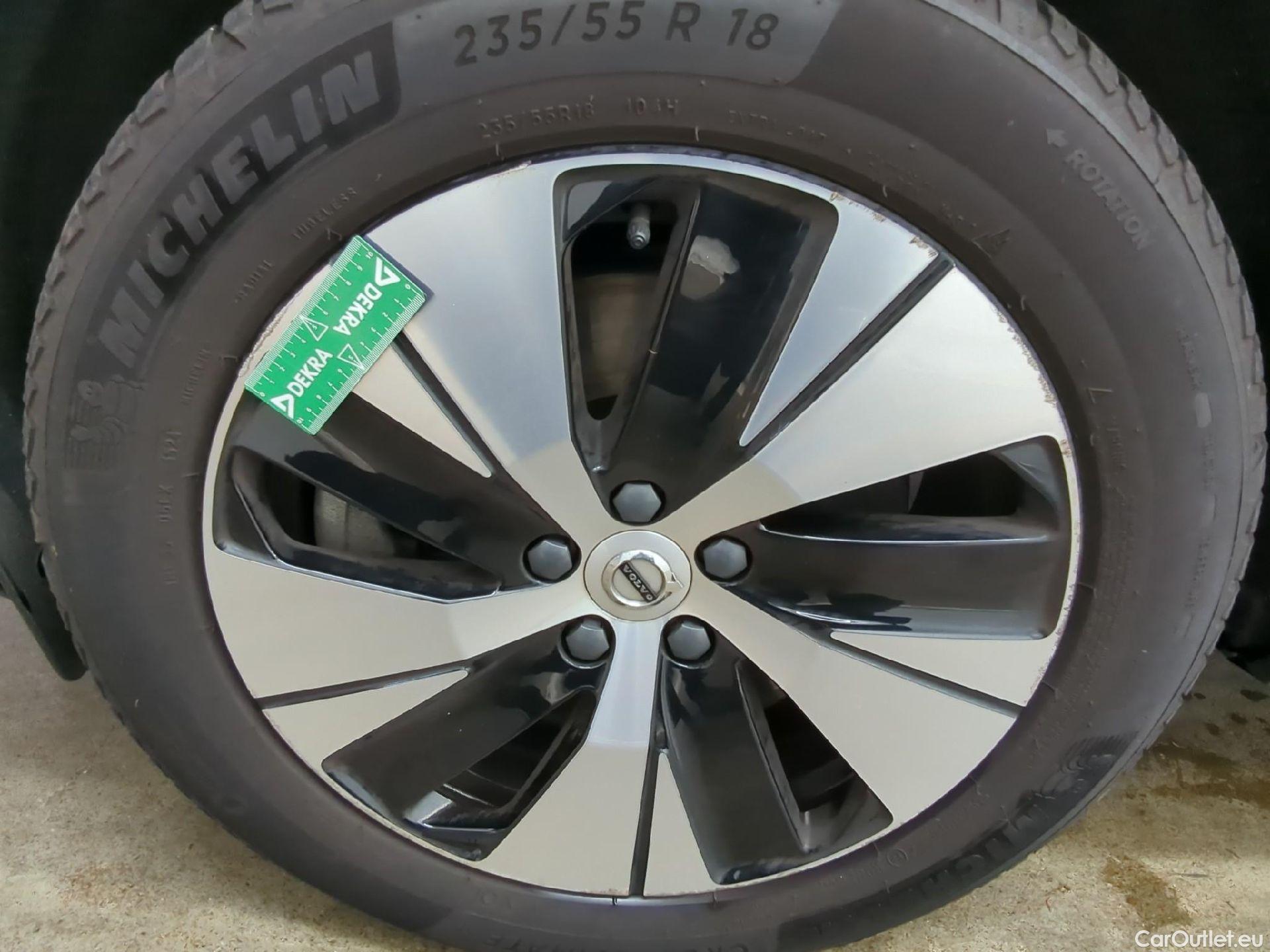  Volvo  XC 40 VOLVO XC40 / 2022 / 5P / SUV Recharge T4 211 DCT7 Start #6