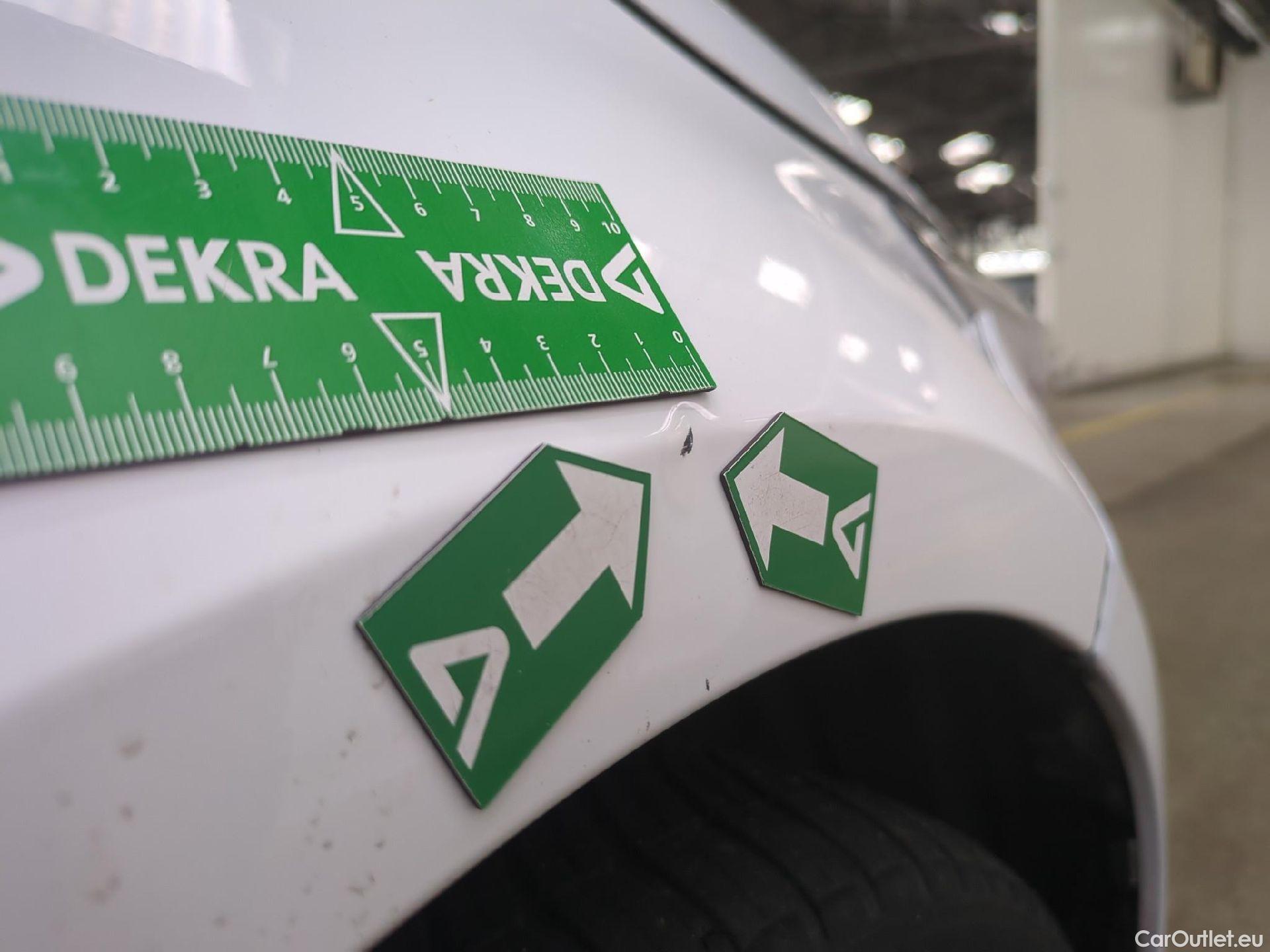  Toyota  Corolla  / 2018 / 5P / Berline Hybride 122h Design / TRANSFO VP VF #51