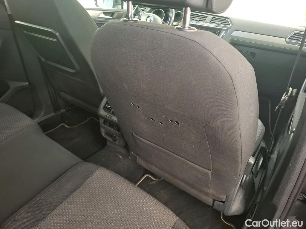  Volkswagen  Tiguan VOLKSWAGEN  Allspace / 2017 / 5P / SUV 2.0 TDI 150 DSG7 Confortline Business #30