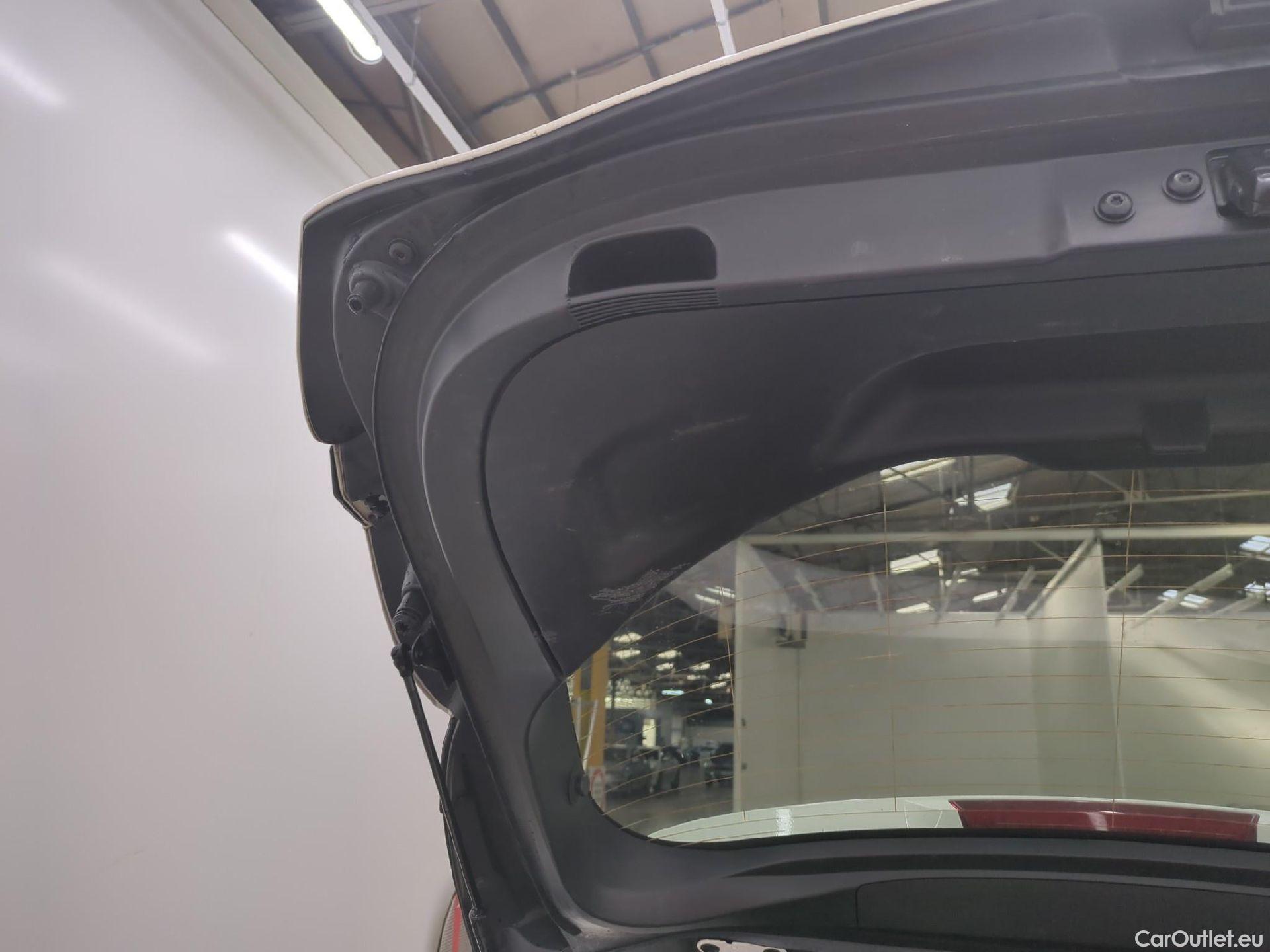  Toyota  Corolla  / 2018 / 5P / Berline Hybride 122h Design / TRANSFO VP VF #1