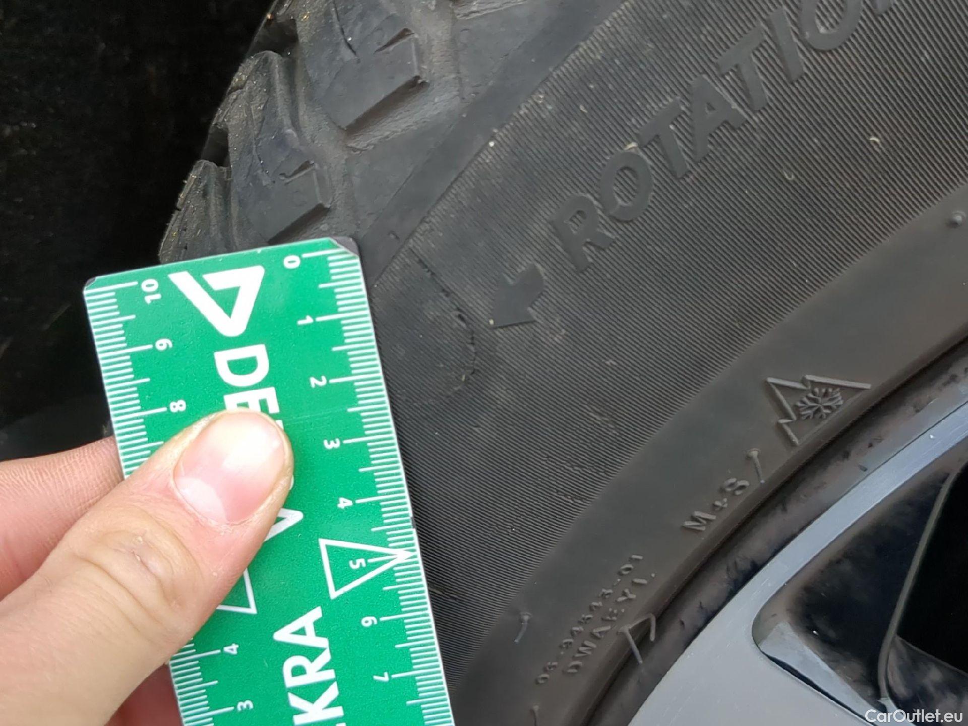  Volvo  XC 40 VOLVO XC40 / 2022 / 5P / SUV Recharge T4 211 DCT7 Start #9